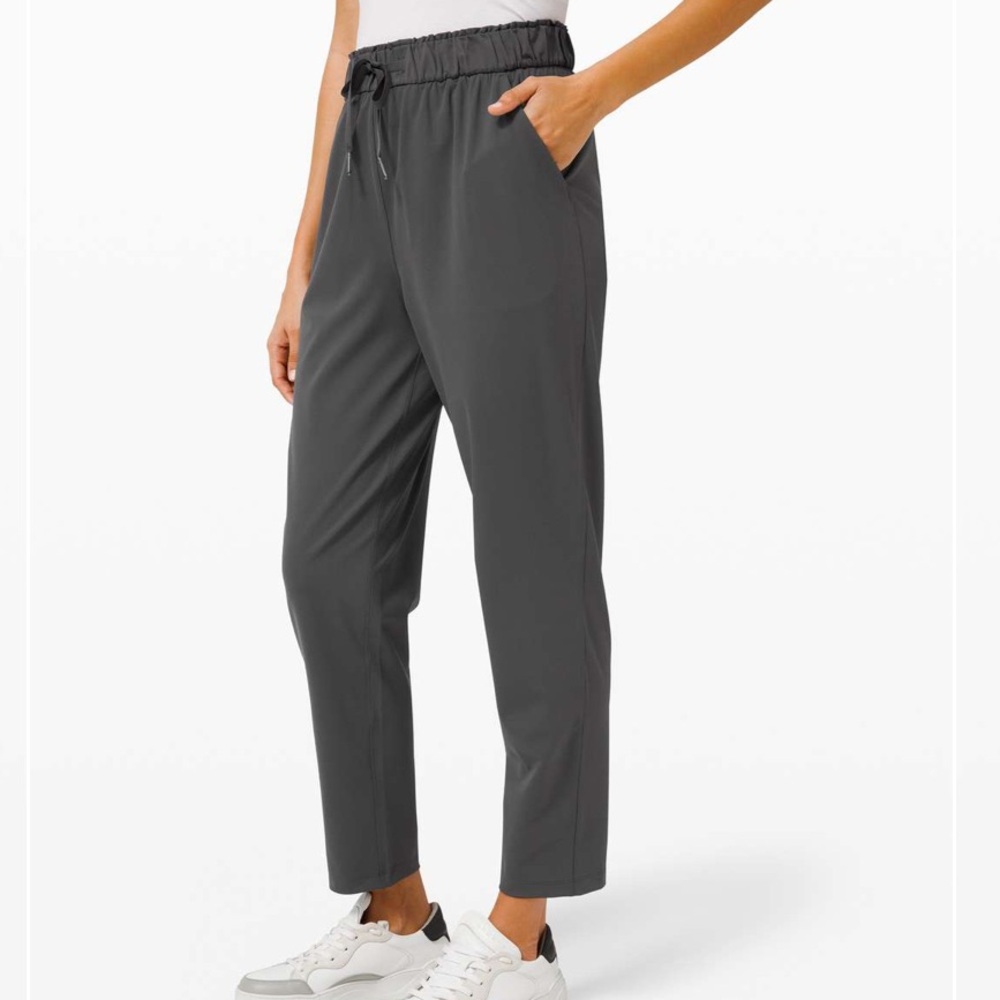 Lululemon Women’s Keep Moving 7/8 Pant Graphite Grey Size 4